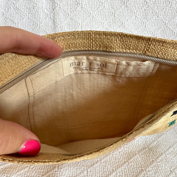 Multicolor Tassel Straw Clutch - Picture 3 of 4